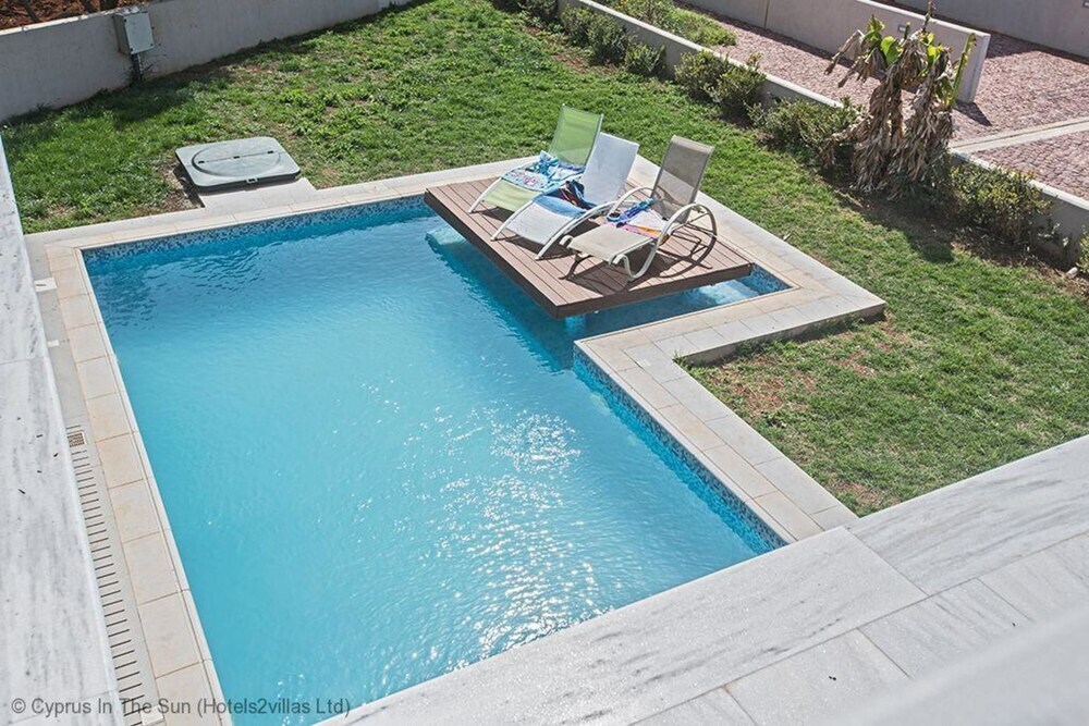 Айя-Напа: Celebrity Villa Scotty T D2