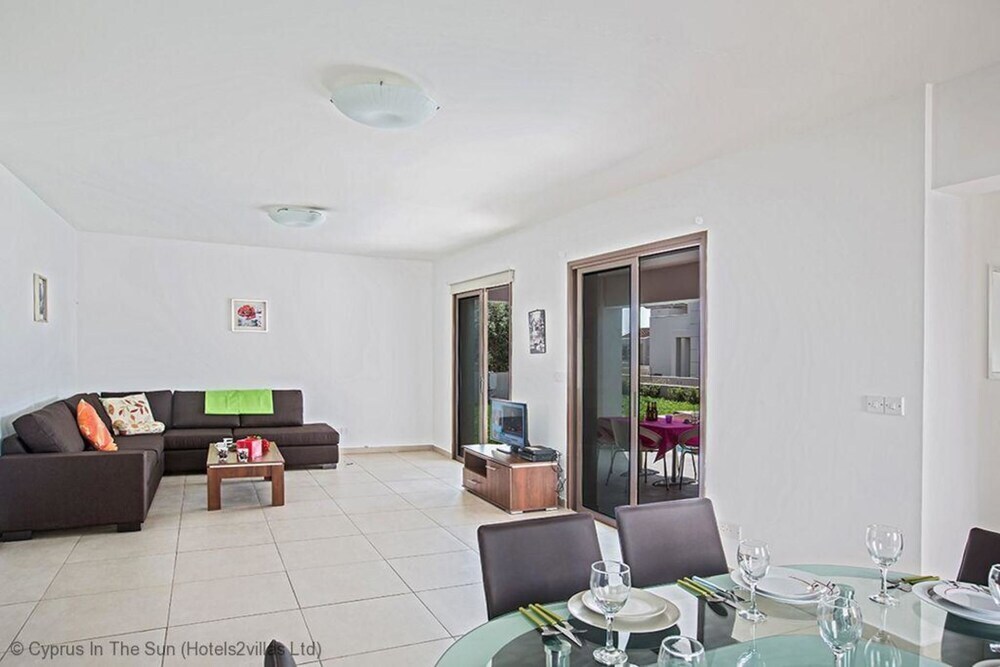 Айя-Напа: Celebrity Villa Scotty T D2