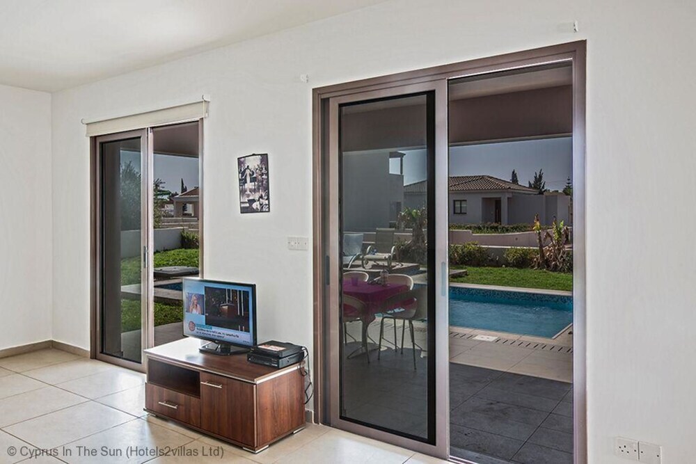 Celebrity Villa Scotty T D2 — фото 3