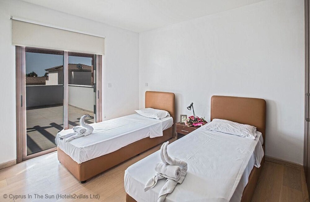 Айя-Напа: Celebrity Villa Scotty T D2