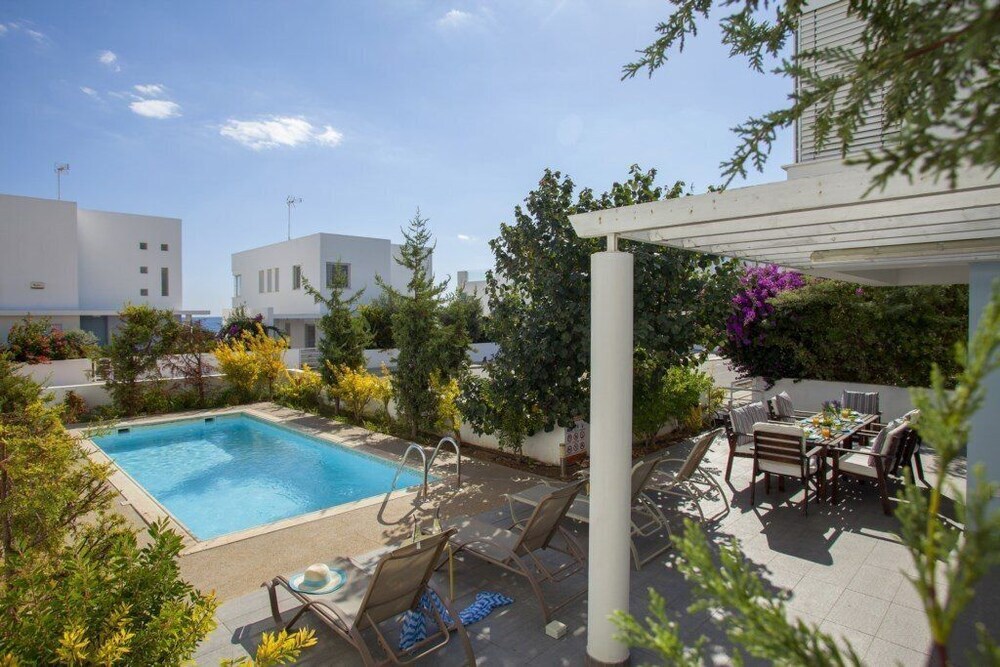 Протарас: Villa for Rent in Protaras 1018