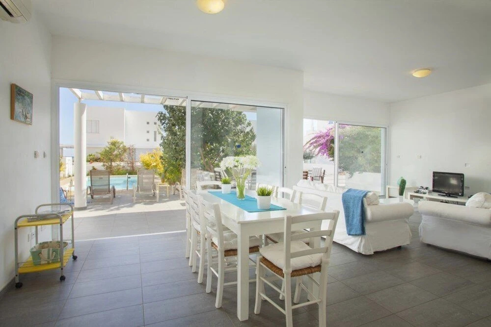 Протарас: Villa for Rent in Protaras 1018