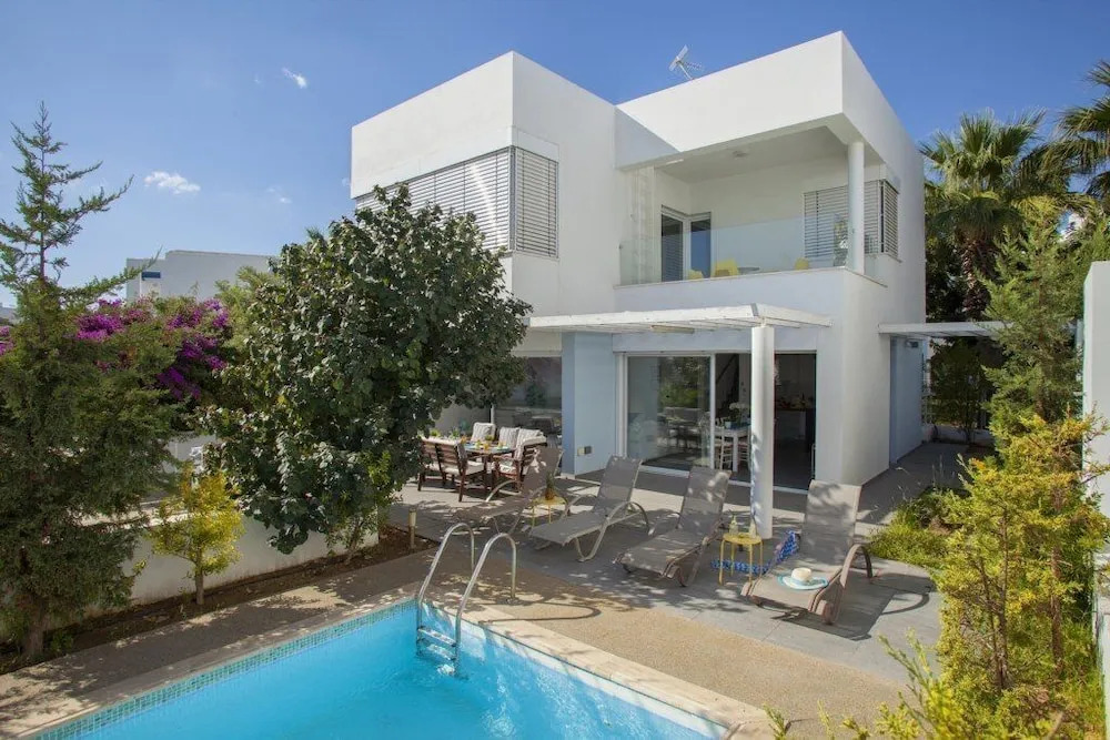 Протарас: Villa for Rent in Protaras 1018