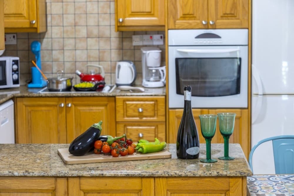 Кити: Villa for Rent in Larnaca 101