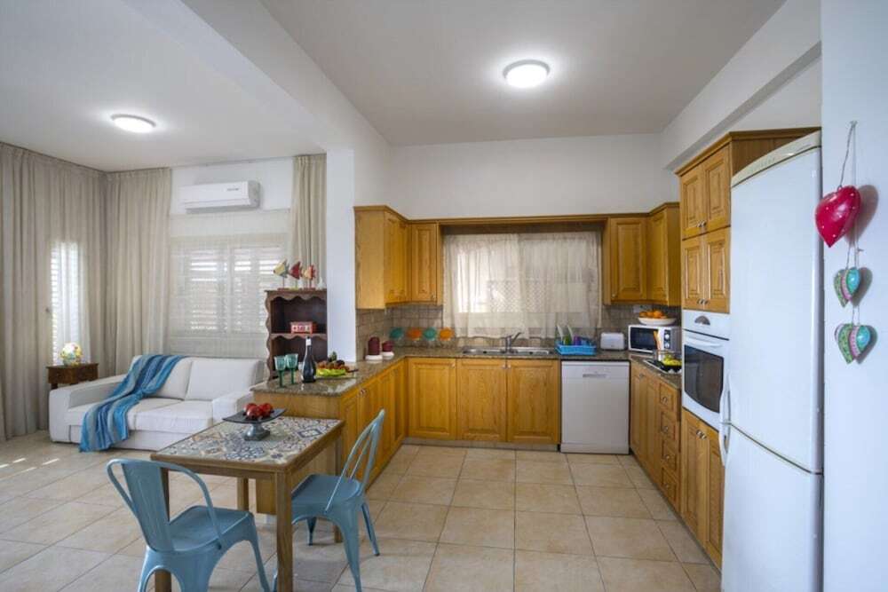 Кити: Villa for Rent in Larnaca 101