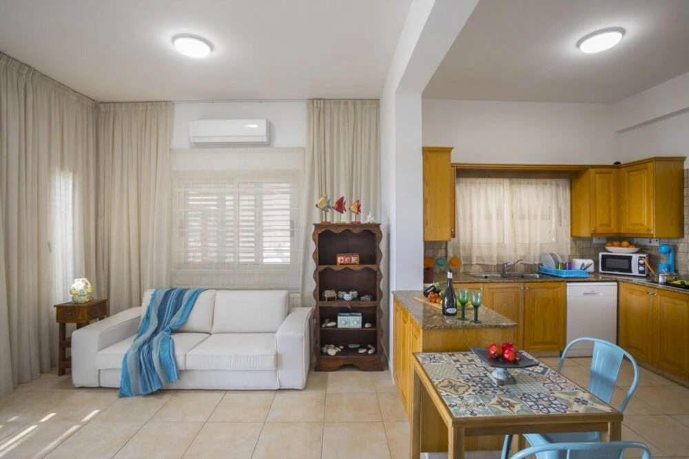 Кити: Villa for Rent in Larnaca 101