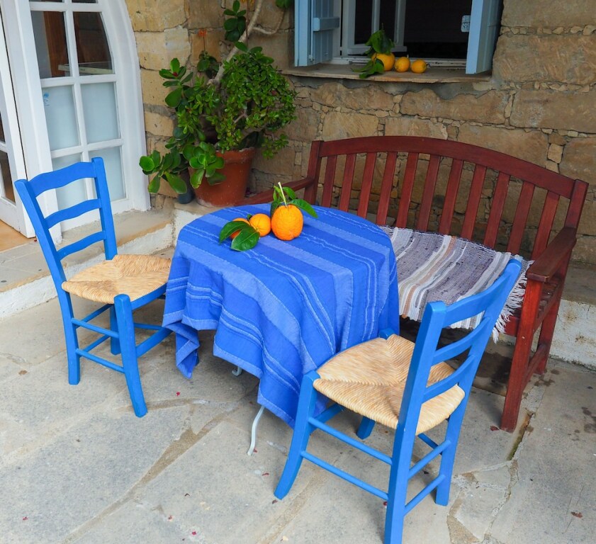 Точни: Vasilikos Traditional 2br Apartments