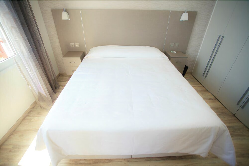 Лимассол: Nerreids Apartment E32 by Ezoria Holiday Rentals