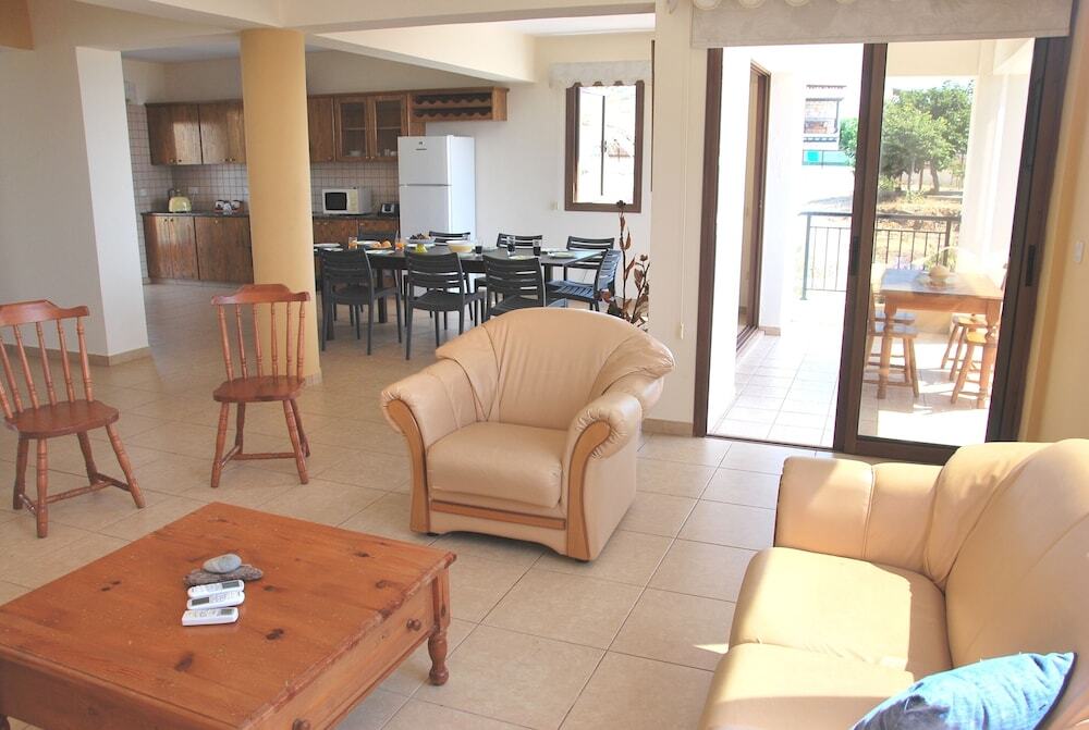 Помос: Pomos Villa - Only 50m to the Sea, Picturesque - Tranquil Area, Paphos