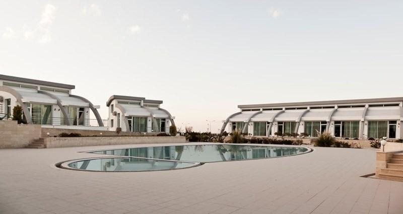 Алсанджак: Fairmont Holiday Village