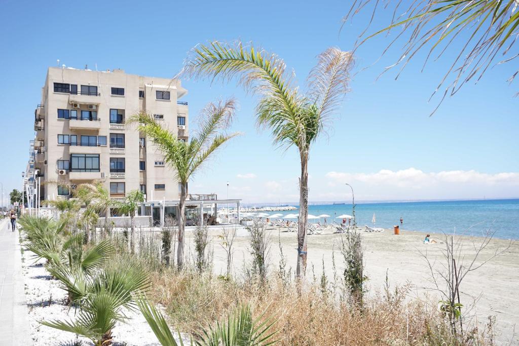 Ларнака: Lazuli Beachfront Apartment 405