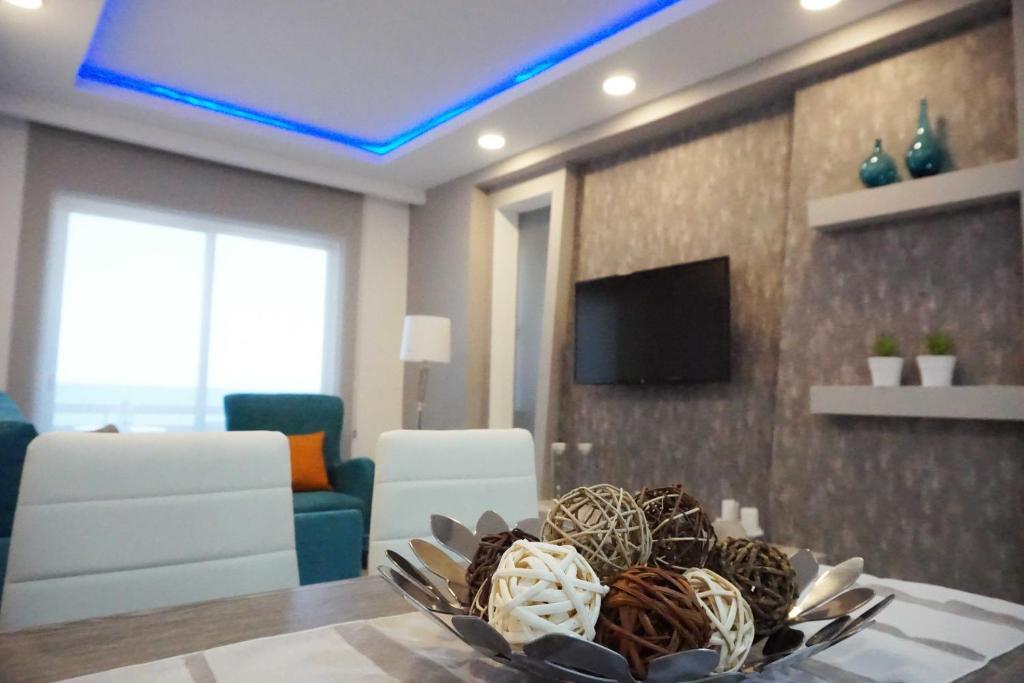Ларнака: Lazuli Beachfront Apartment 21