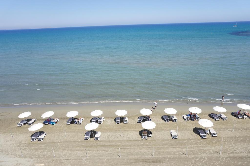 Ларнака: Lazuli Beach Apartment 209