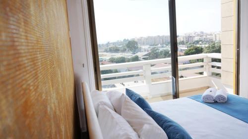 Ларнака: Lazuli Beachfront Apartment 144
