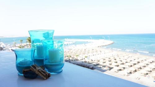 Ларнака: Lazuli Beachfront Apartment 144