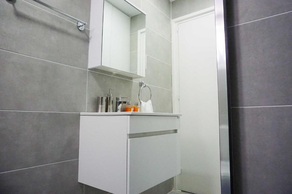 Ларнака: Lazuli Beachfront Apartment 43