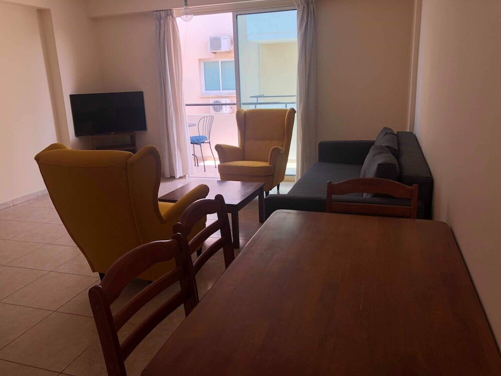 Ларнака: 1 Bedroom Apartment near Beach