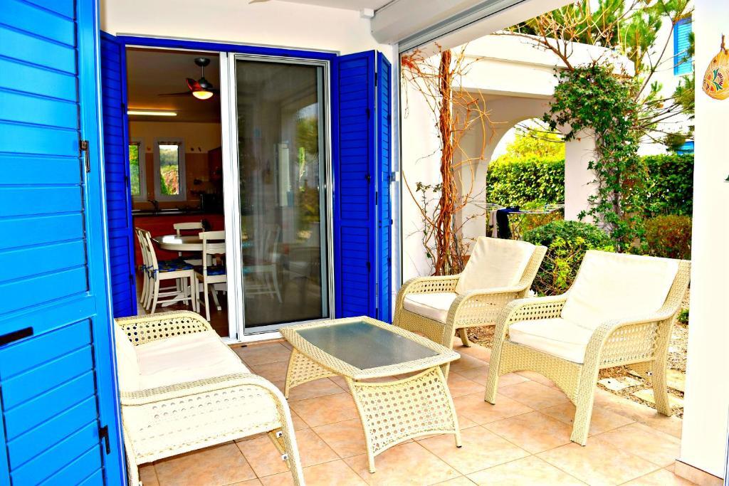 Полис Хрисохус: Latchi Beach Front Villa - Private Heated Pool - Amazing Uninterrupted Sea Views