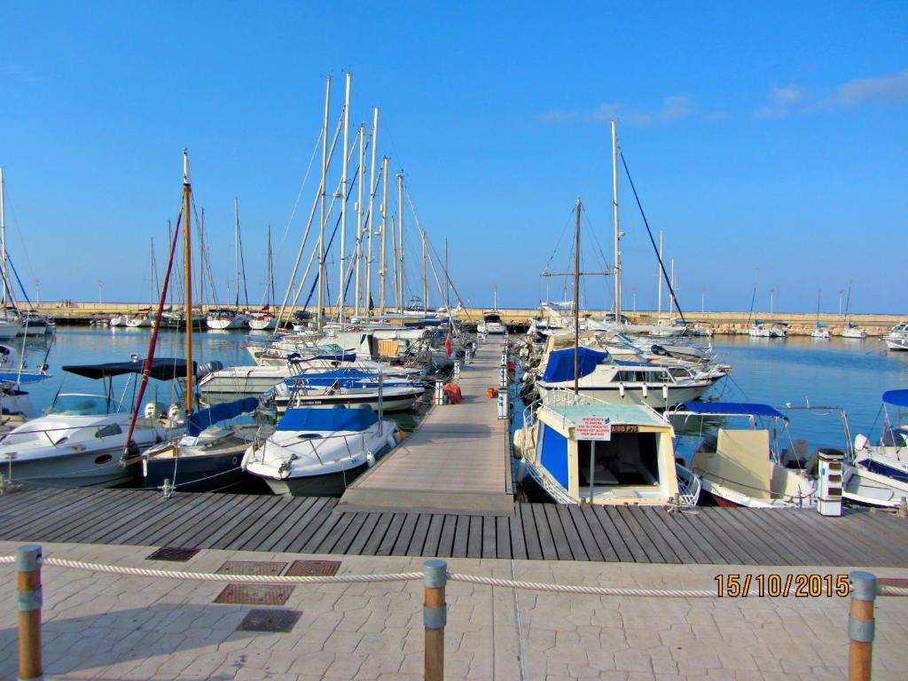 Полис Хрисохус: Latchi Beach Front Villa - Private Heated Pool - Amazing Uninterrupted Sea Views