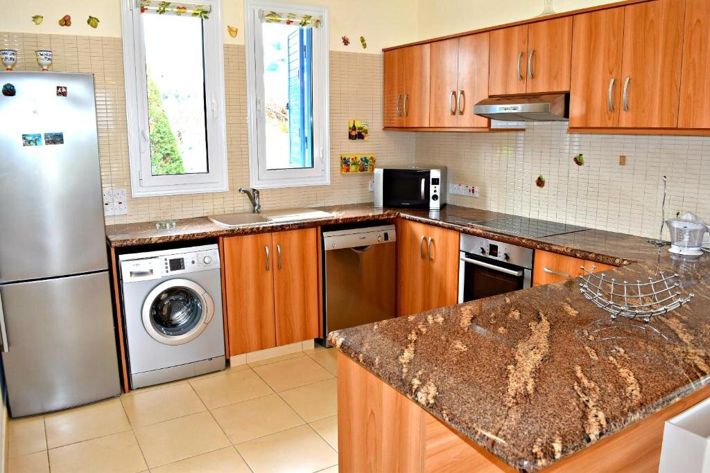 Полис Хрисохус: Latchi Beach Front Villa - Private Heated Pool - Amazing Uninterrupted Sea Views