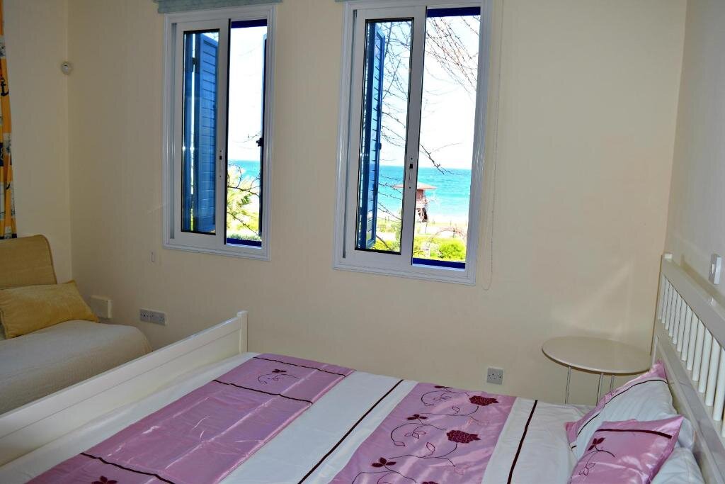 Latchi Beach Front Villa - Private Heated Pool - Amazing Uninterrupted Sea Views — фото 2