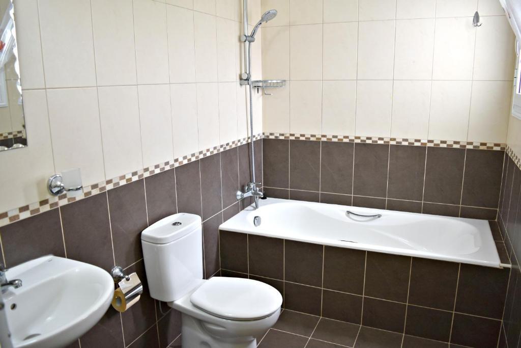 Полис Хрисохус: Latchi Beach Front Villa - Private Heated Pool - Amazing Uninterrupted Sea Views