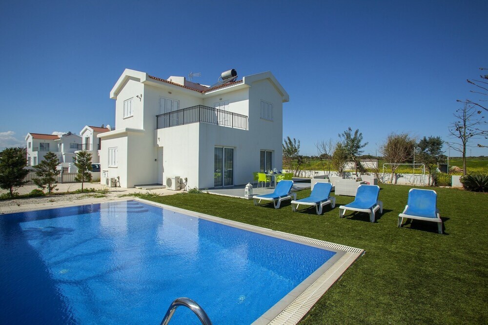 Айя-Напа: Villa Camellia