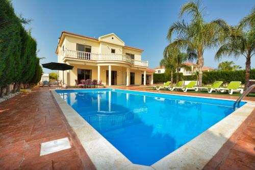 Айя-Напа: Villa Eva