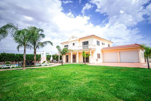 Айя-Напа: Villa Eva