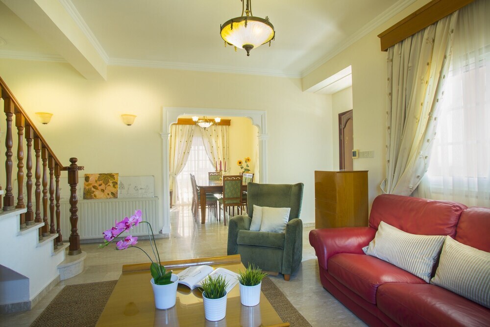 Айя-Напа: Villa Benetta