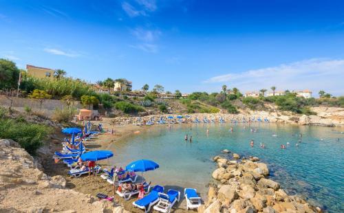 Паралимни: Blue Water Bay Villas