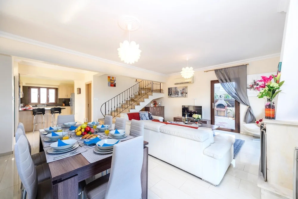 Паралимни: Blue Water Bay Villas