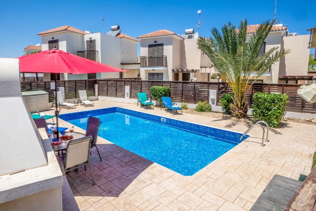 Паралимни: Villa Poseidon