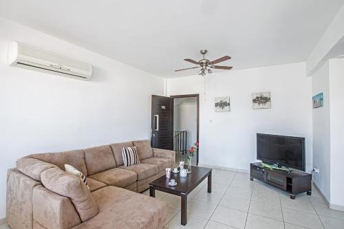 Протарас: Orestiada Apartments