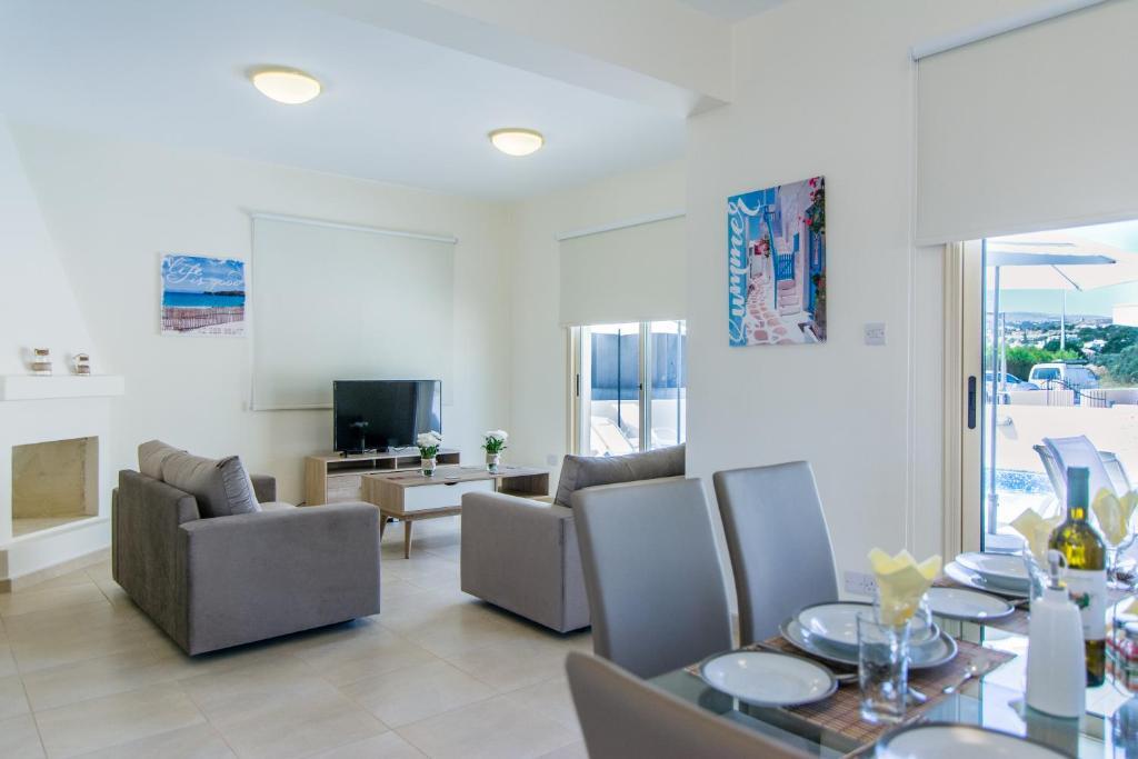 Полис Хрисохус: Green Valley Villa V8, Walking Distance To Polis