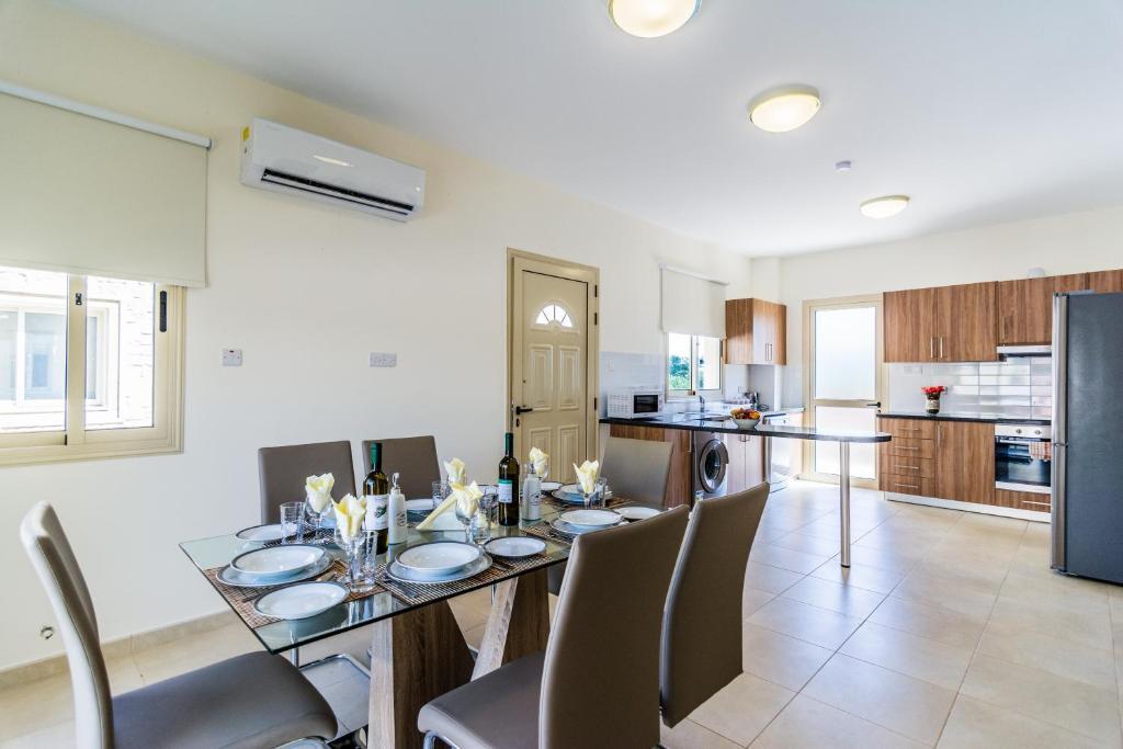 Полис Хрисохус: Green Valley Villa V8, Walking Distance To Polis