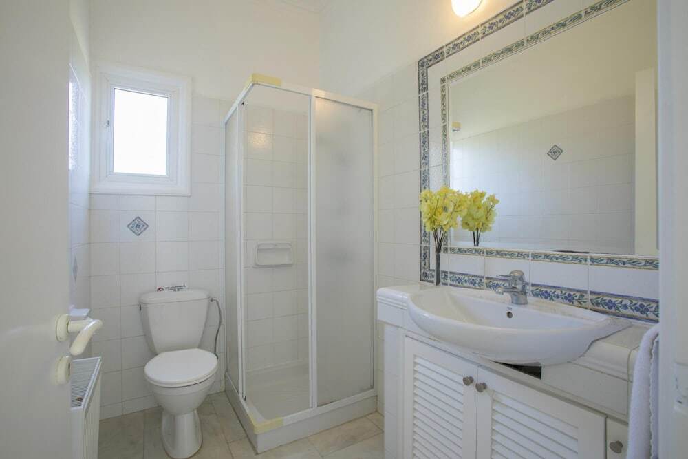 Протарас: Mazeri in Protaras With 5 Bedrooms and 4 Bathrooms