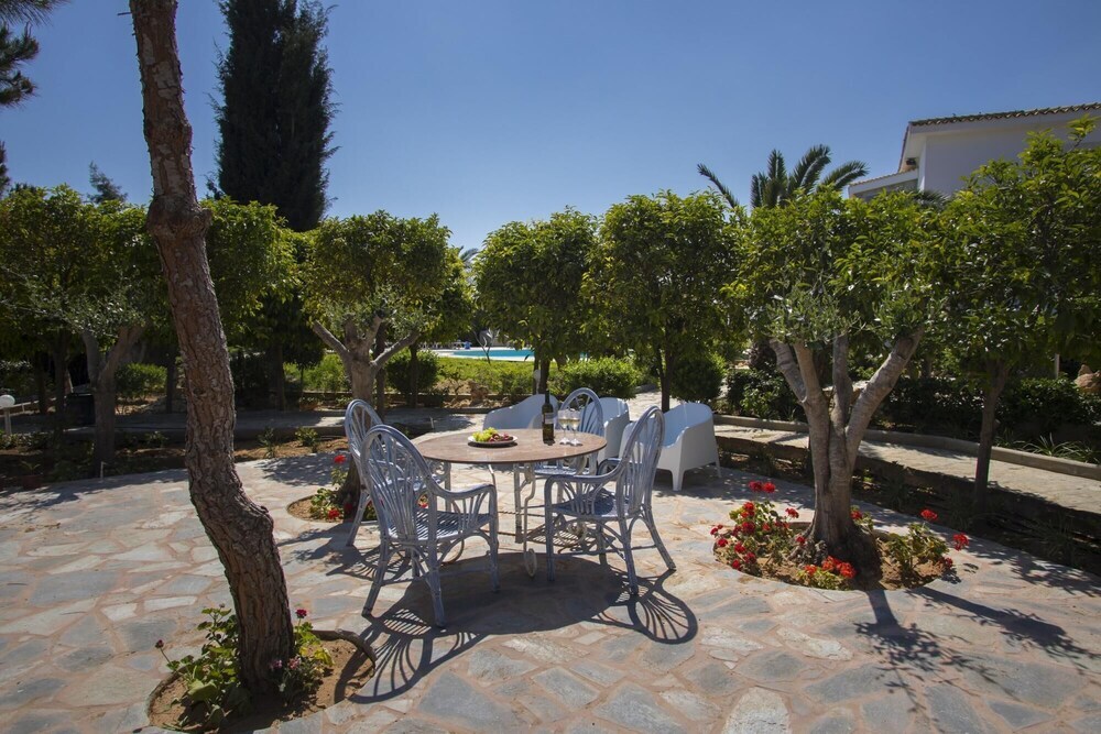 Протарас: Mazeri in Protaras With 5 Bedrooms and 4 Bathrooms