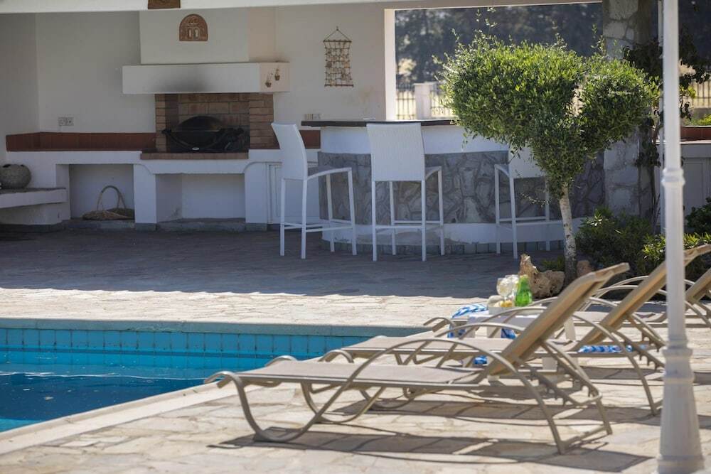 Протарас: Mazeri in Protaras With 5 Bedrooms and 4 Bathrooms