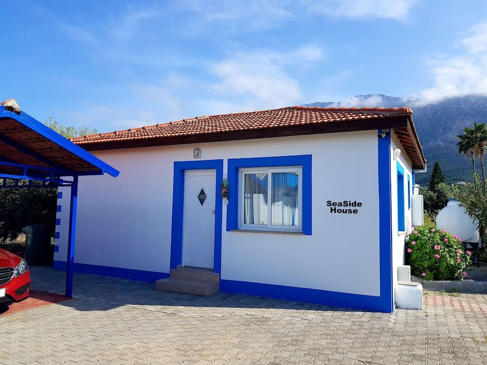 Алсанджак: Seaside House 2 Double Bedrooms With Spectacular Mountain Sea View