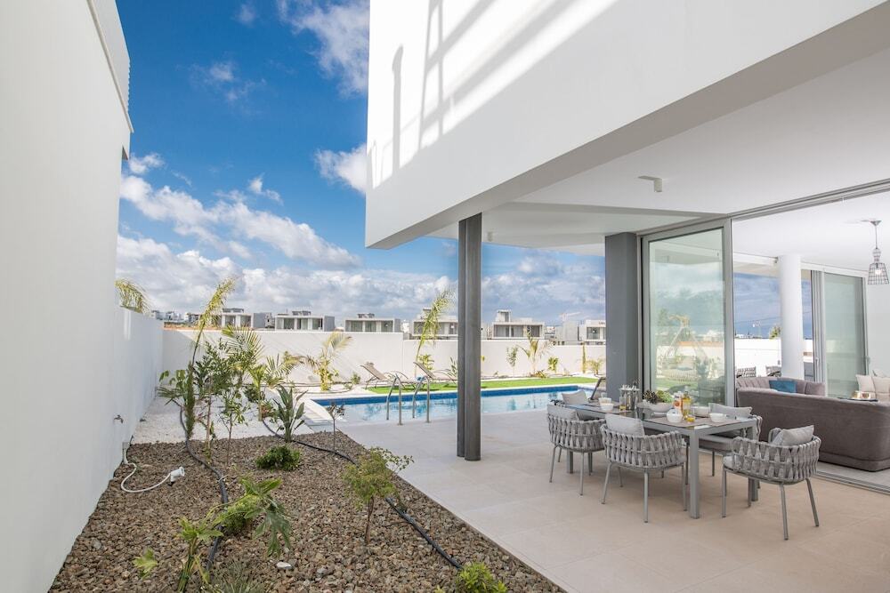 Протарас: Villa Prol26, Stunning 3bdr Protaras Villa With Pool, Close to Fig Tree Bay