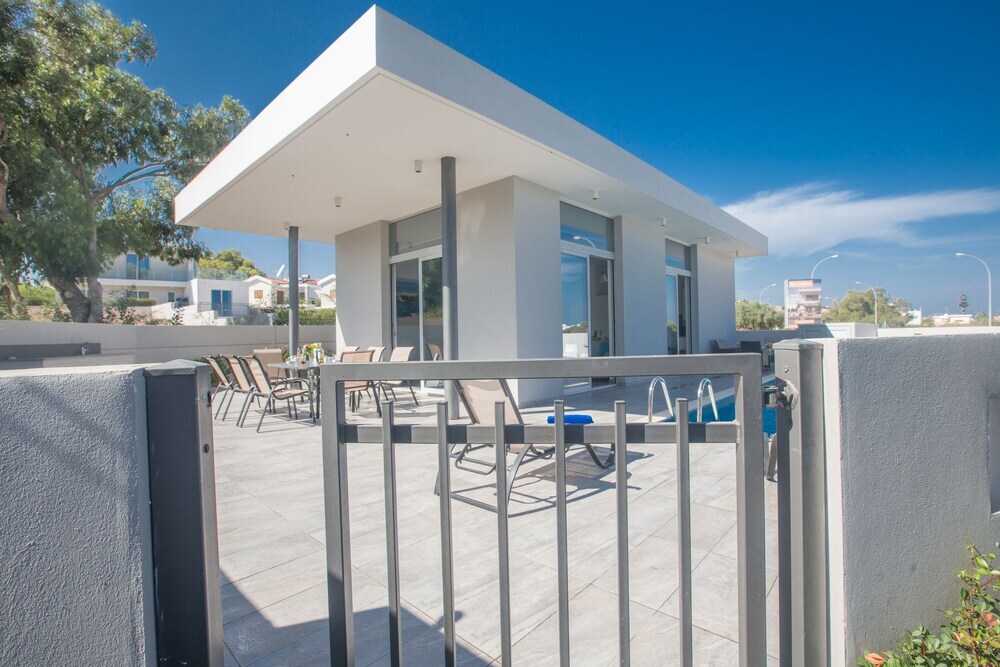Протарас: Villa Prpo490a, Stunning 5bdr Protaras Villa With Pool, Close to the Beach