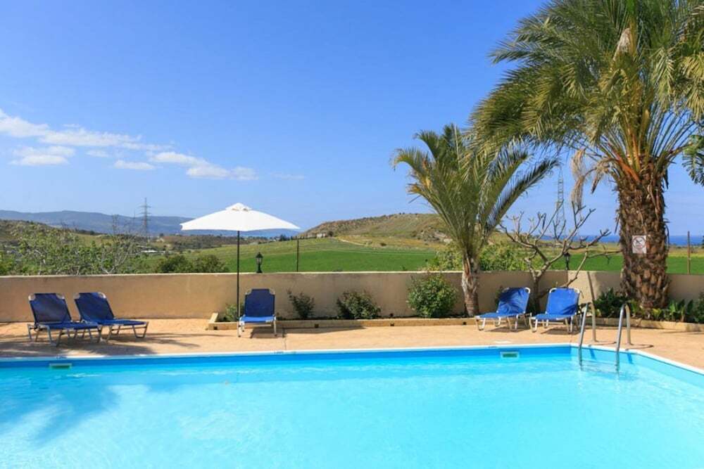 Стени: Villa Noni Large Private Pool A C Wifi - 1967