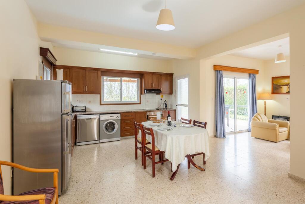 Полис Хрисохус: Argaka Sun Villa Ena Large Private Pool Walk to Beach Sea Views A C Wifi - 2146
