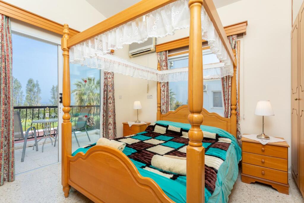 Полис Хрисохус: Argaka Sun Villa Ena Large Private Pool Walk to Beach Sea Views A C Wifi - 2146