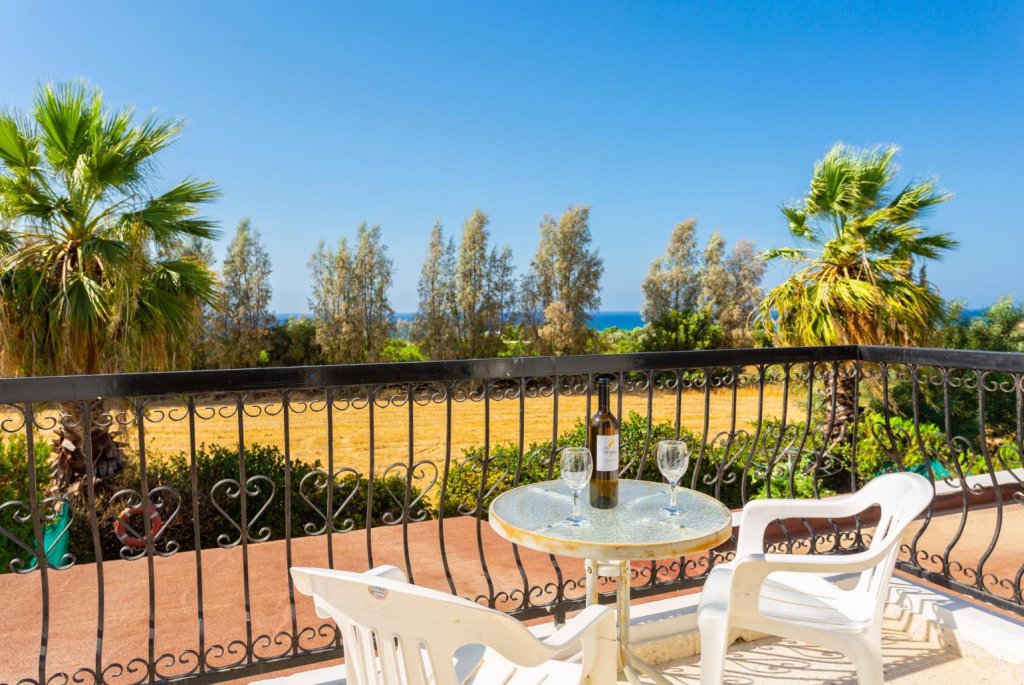 Полис Хрисохус: Argaka Sun Villa Thio Large Private Pool Walk to Beach Sea Views A C Wifi - 2147