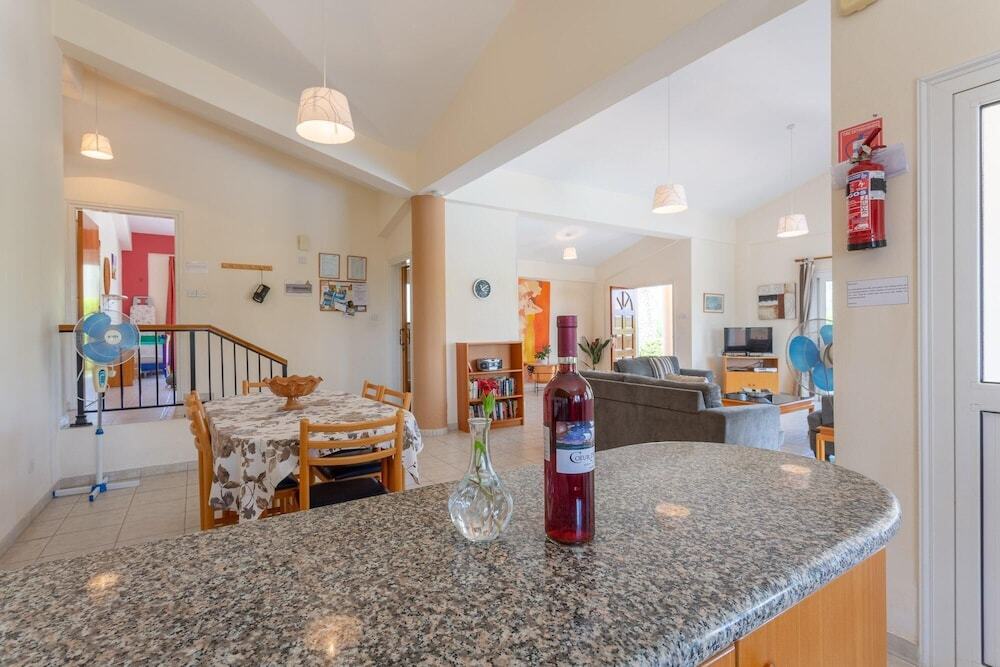 Villa Chrystalla Large Private Pool Walk to Beach Sea Views A C Wifi - 2186 — фото 5