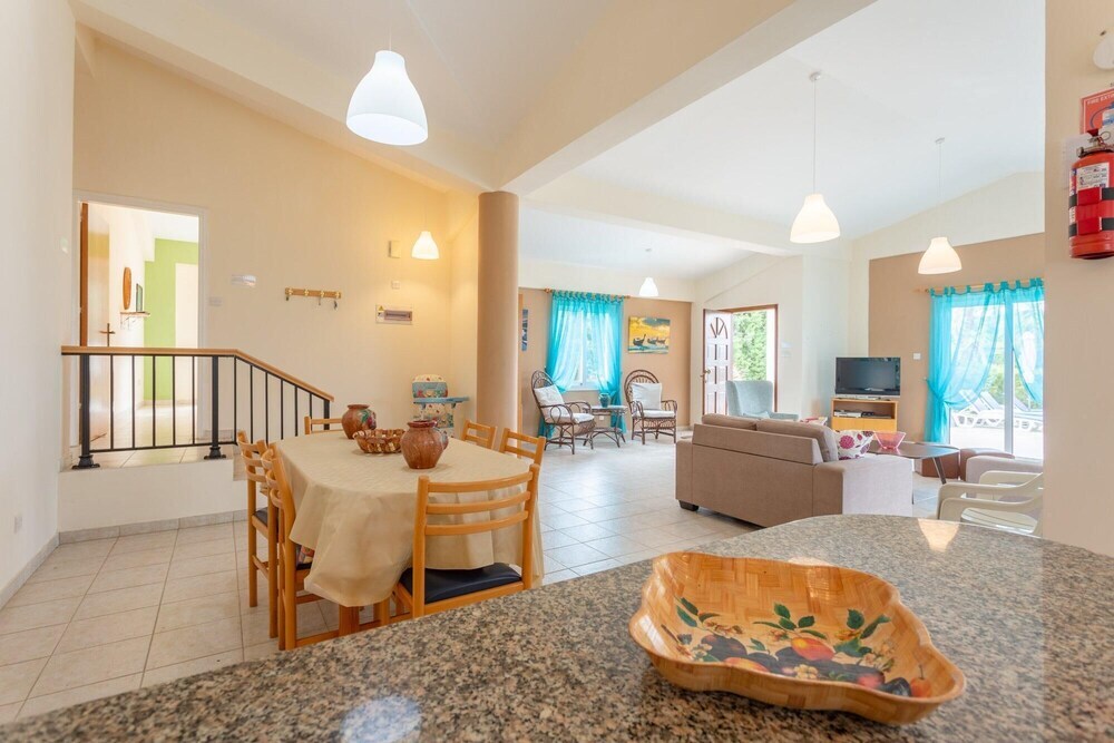 Villa Christia Maris Large Private Pool Walk to Beach Sea Views A C Wifi - 2187 — фото 4
