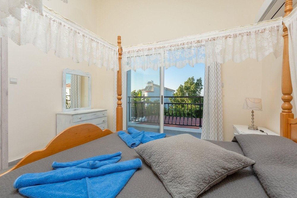 Sun Beach Villa Tria Large Private Pool Walk to Beach A C Wifi Car Not Required - 2282 — фото 3