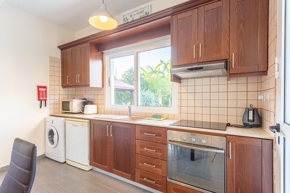 Полис Хрисохус: Sun Beach Villa Tria Large Private Pool Walk to Beach A C Wifi Car Not Required - 2282